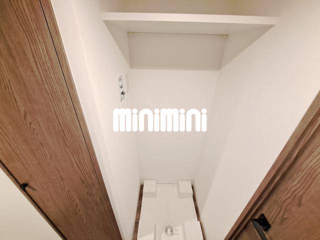 ����9