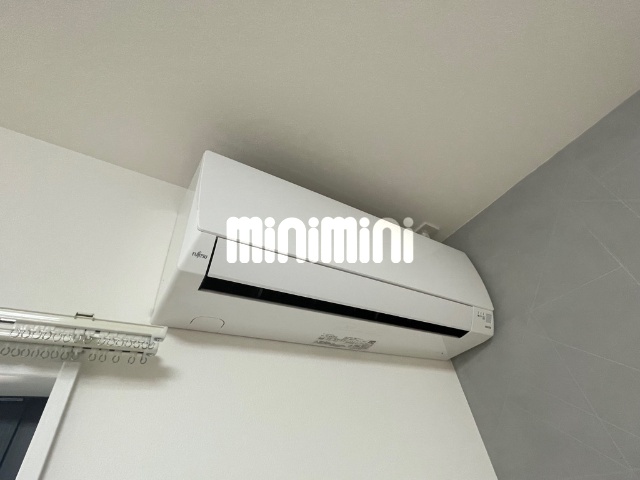 ����9