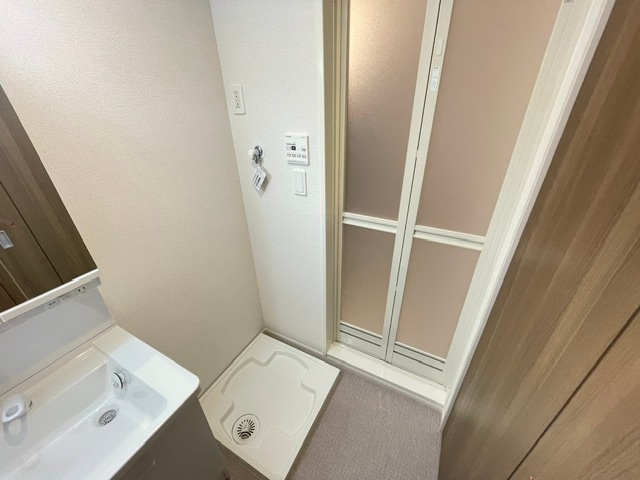 ����21