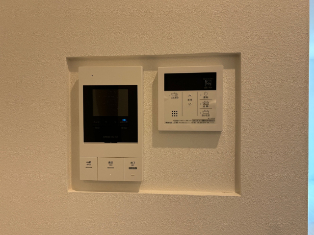 ����11