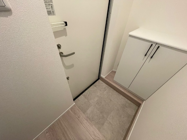 ����5