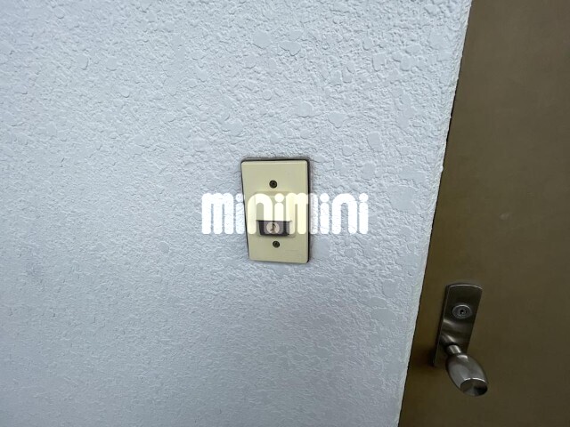 ����17