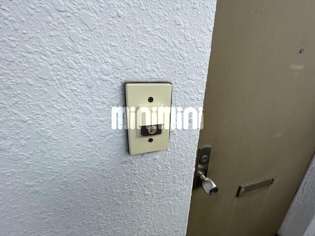 ����16