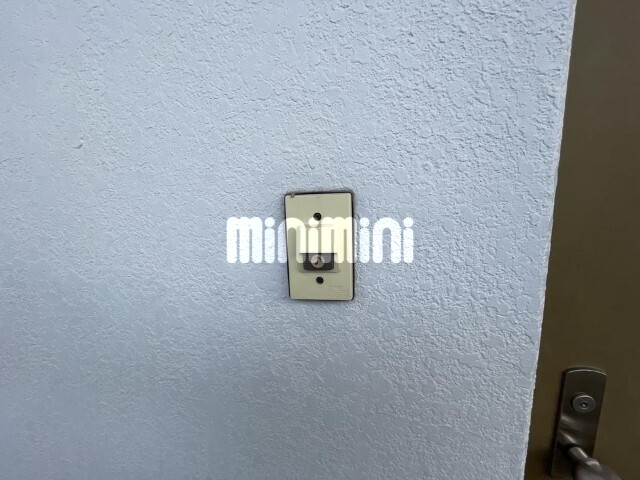 ����17