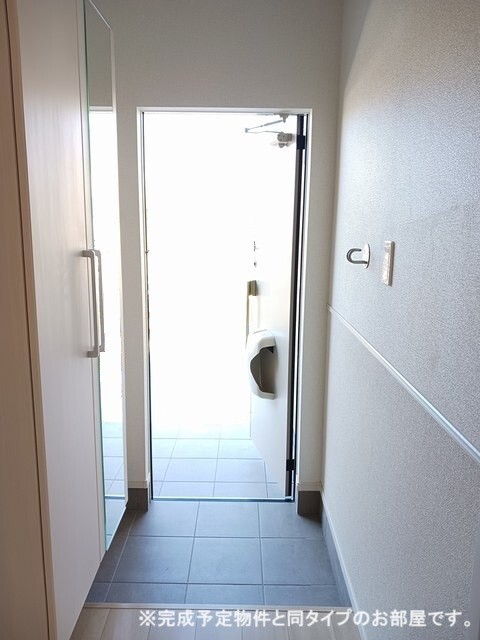 ����8