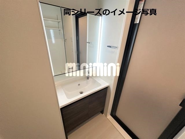 ����4