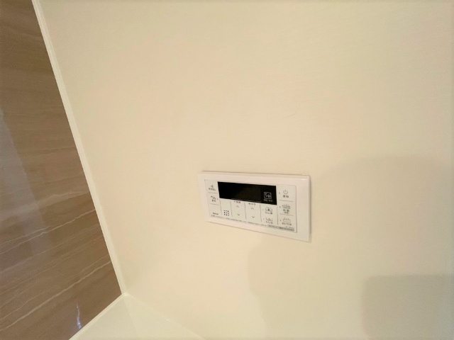 ����20
