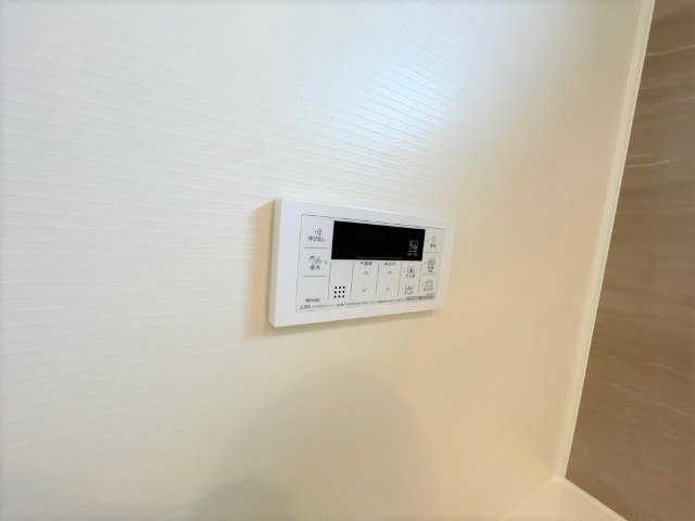 ����20