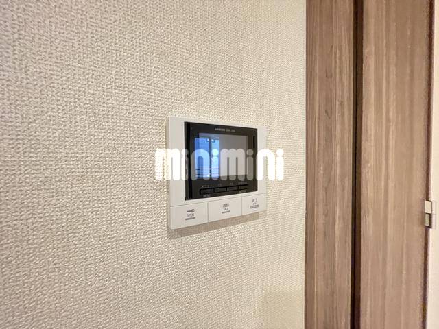 ����9