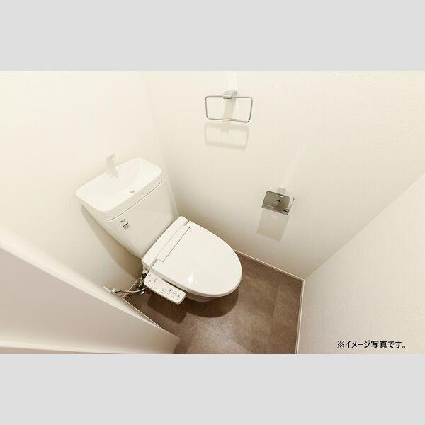 ����4