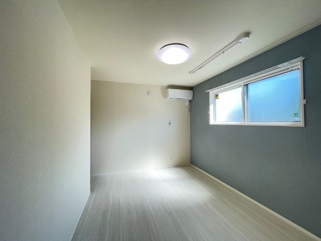 ����16