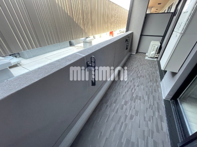 ����13