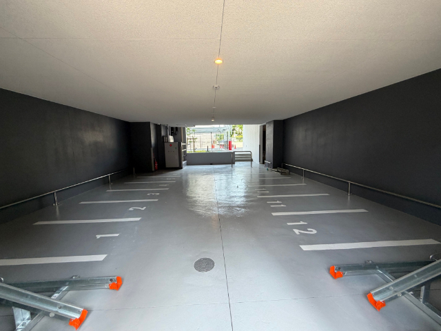 ����19