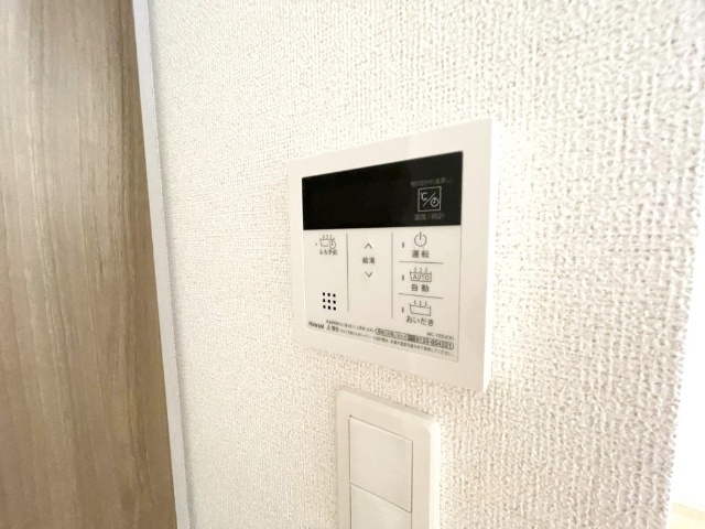 ����17