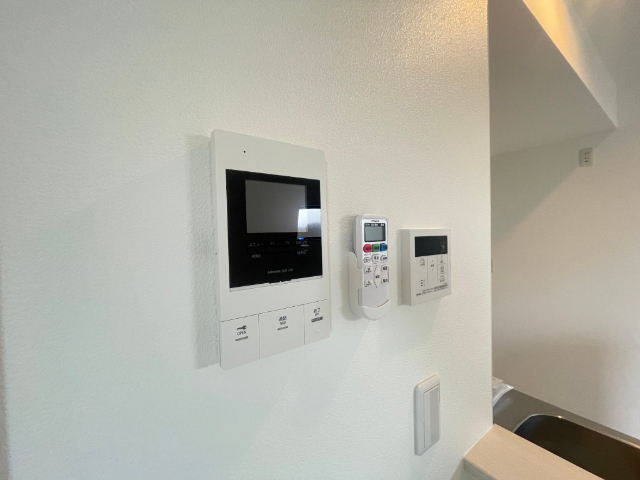 ����9
