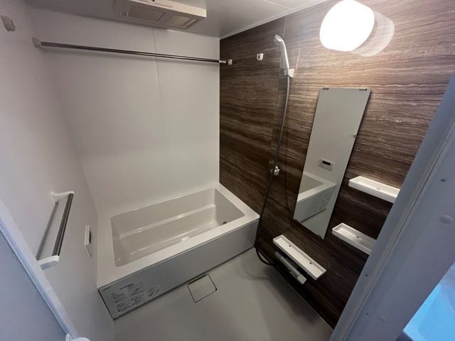����3