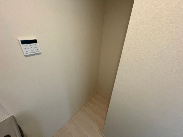 ����20