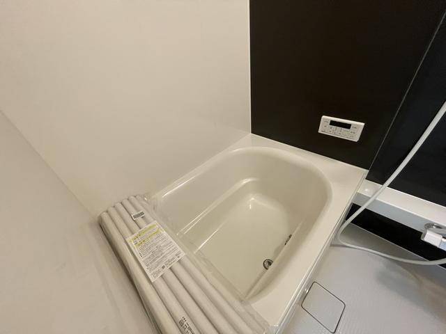 ����18