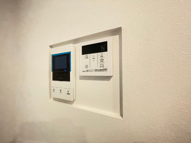 ����10
