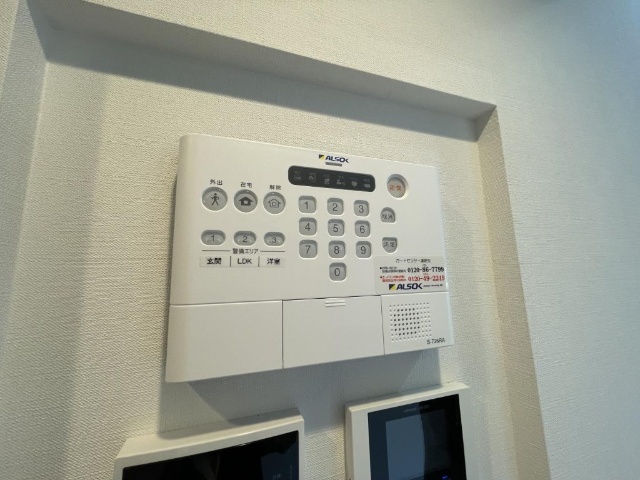 ����11