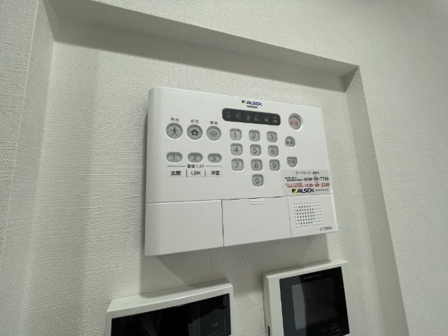 ����11