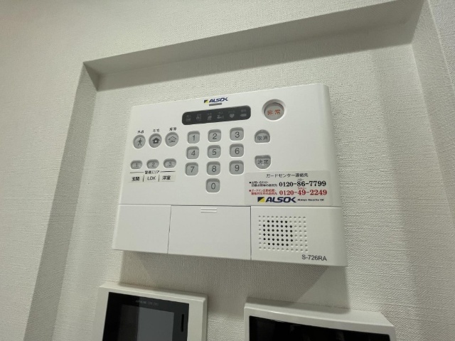 ����11