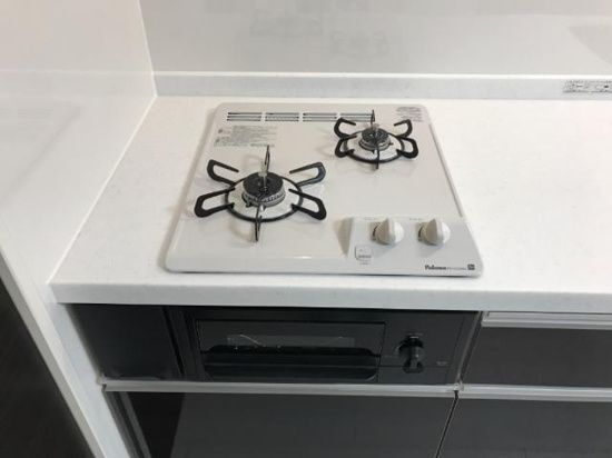 ����12