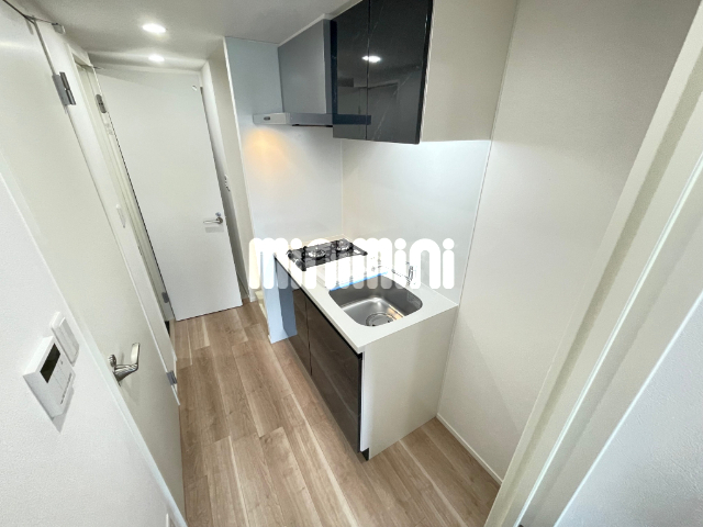 ����17