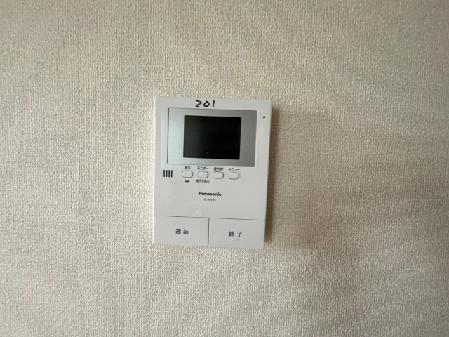 ����10