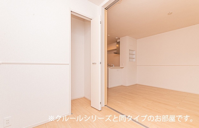 ����8
