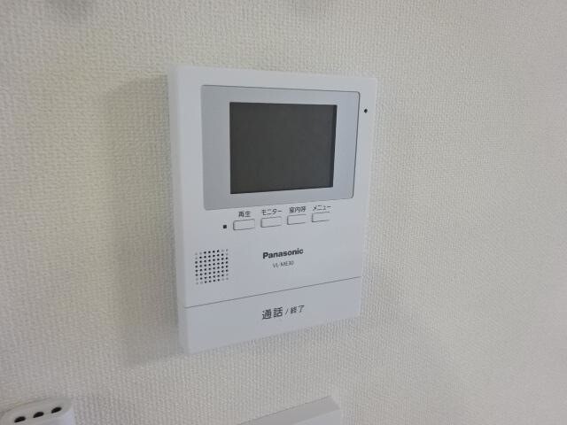 ����12