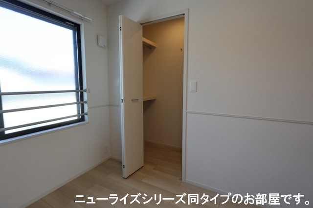 ����8