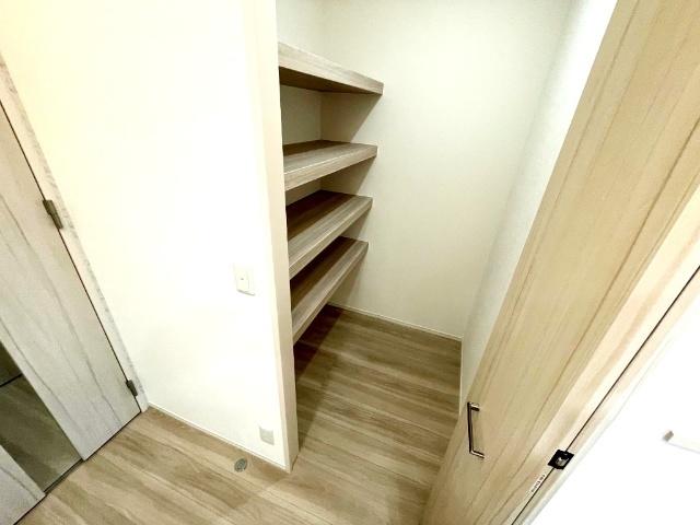 ����28