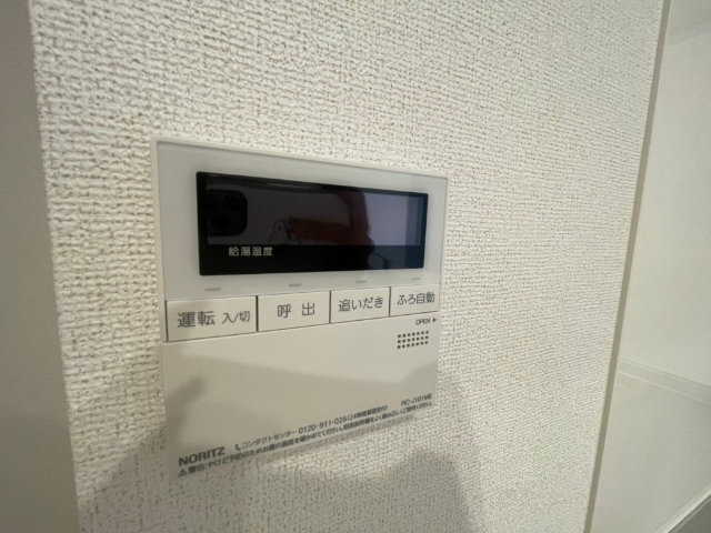 ����20