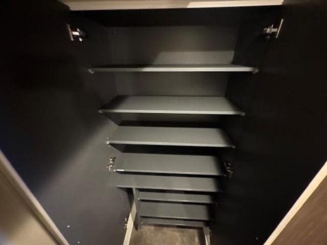 ����13