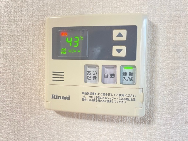 ����12