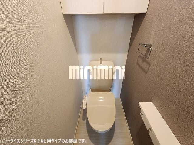 ����9