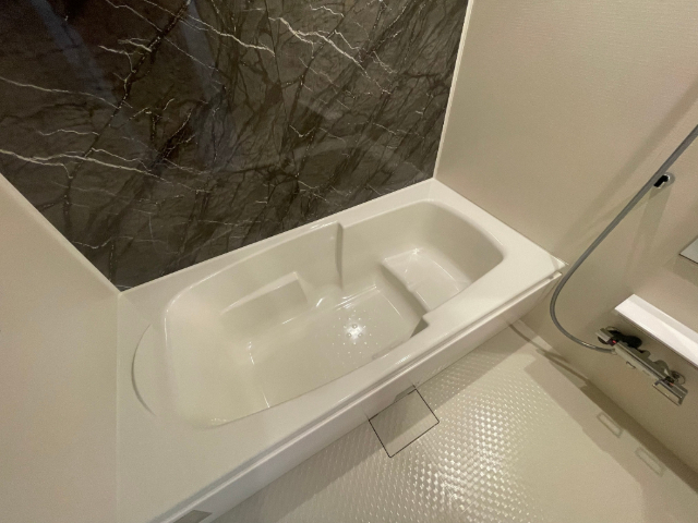 ����3