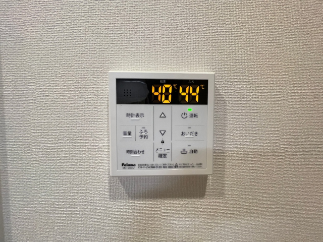 ����18