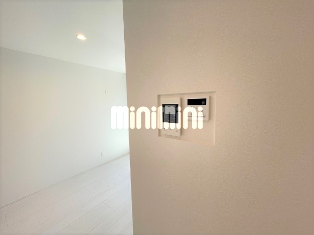����11