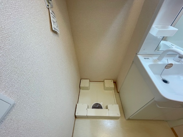 ����13