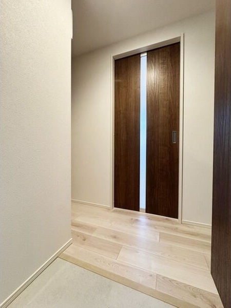 ����8