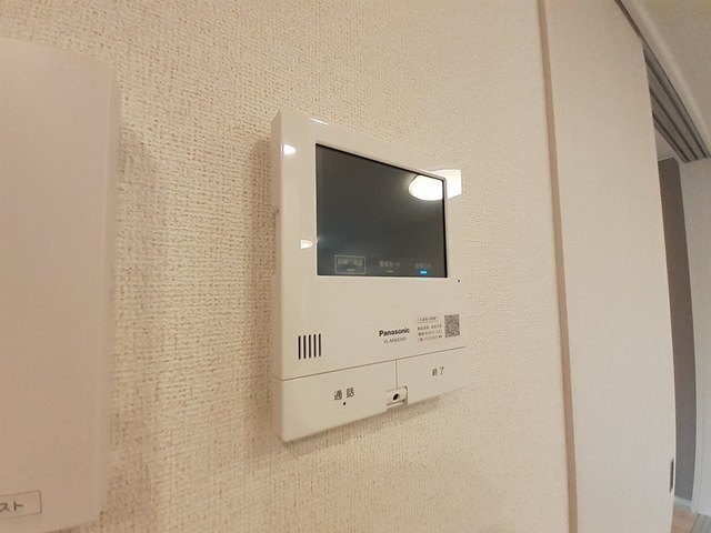 ����10