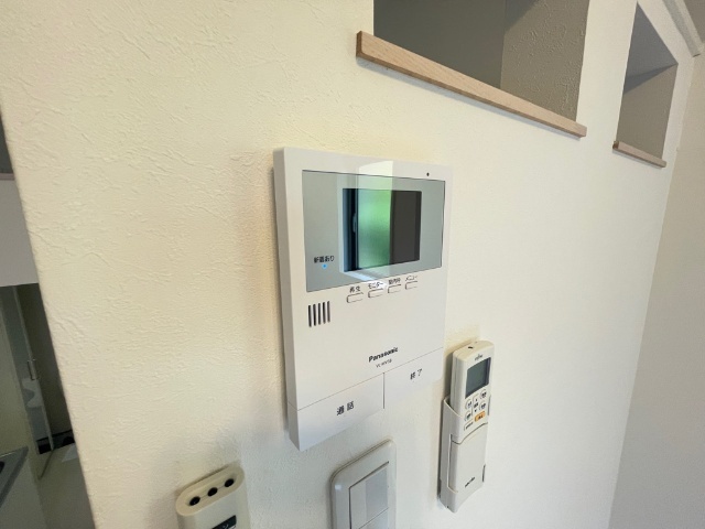 ����8
