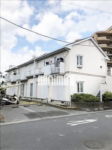 ���闢�E�ɐl���C�i�[�@������e�������w�i�k��13���j