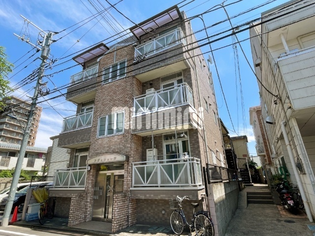 ���k�{���@�ԉH�w�i�k��18���j