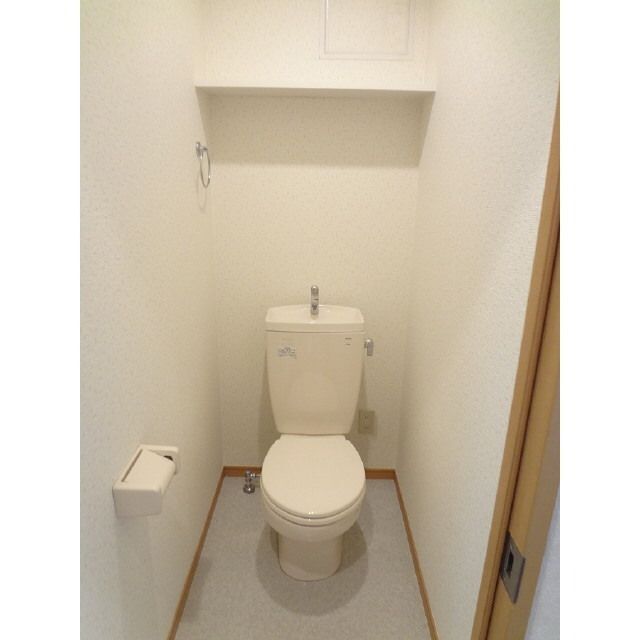 ����4