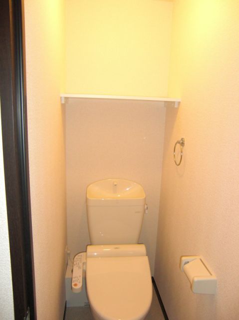 ����4