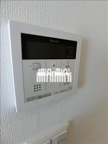����15