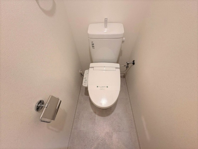 ����4